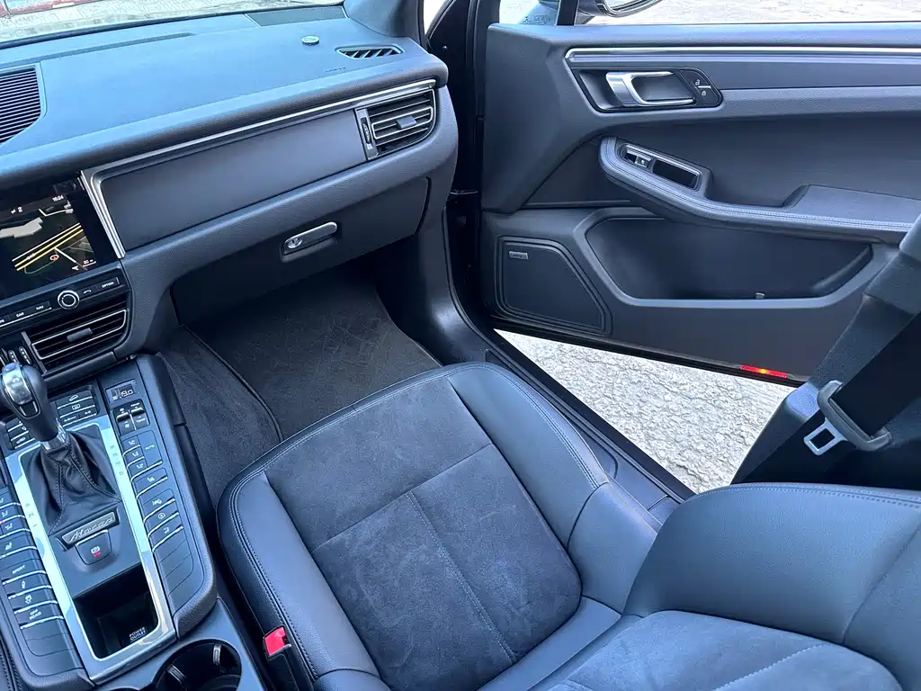 Porsche Macan 2019 — фото 16
