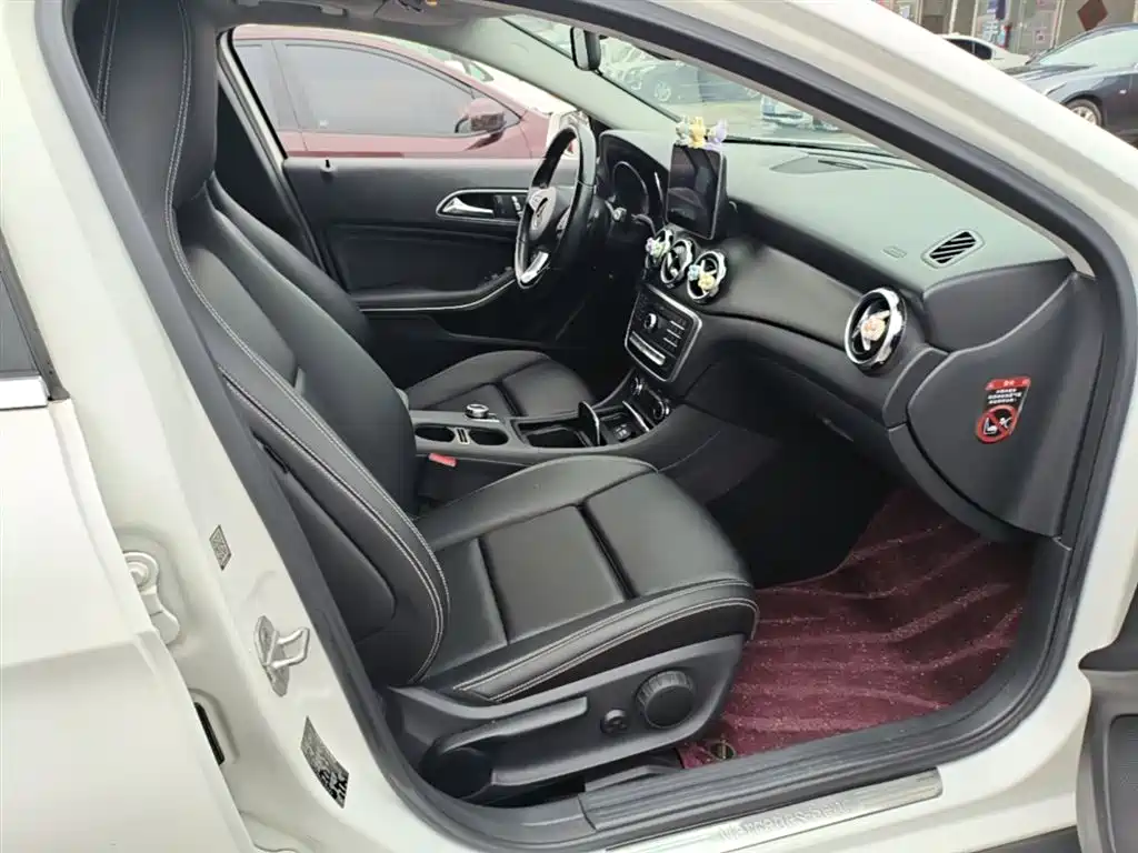 Mercedes-Benz GLA 2018 — фото 25