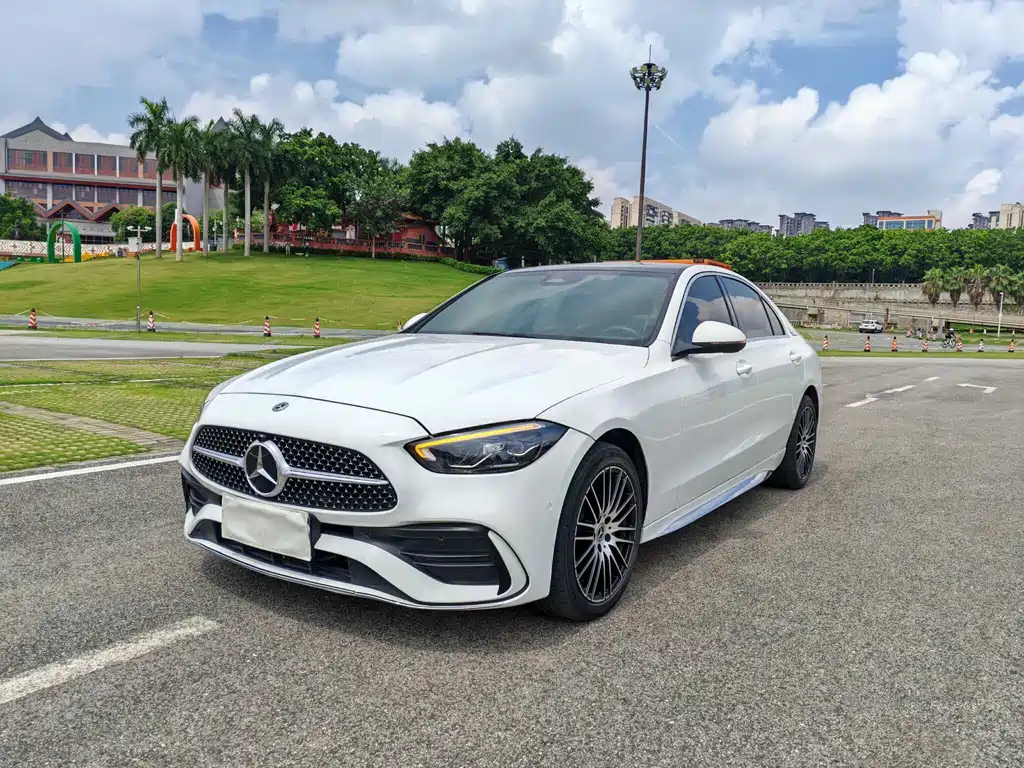 Mercedes-Benz C-Class 2023 — фото 2