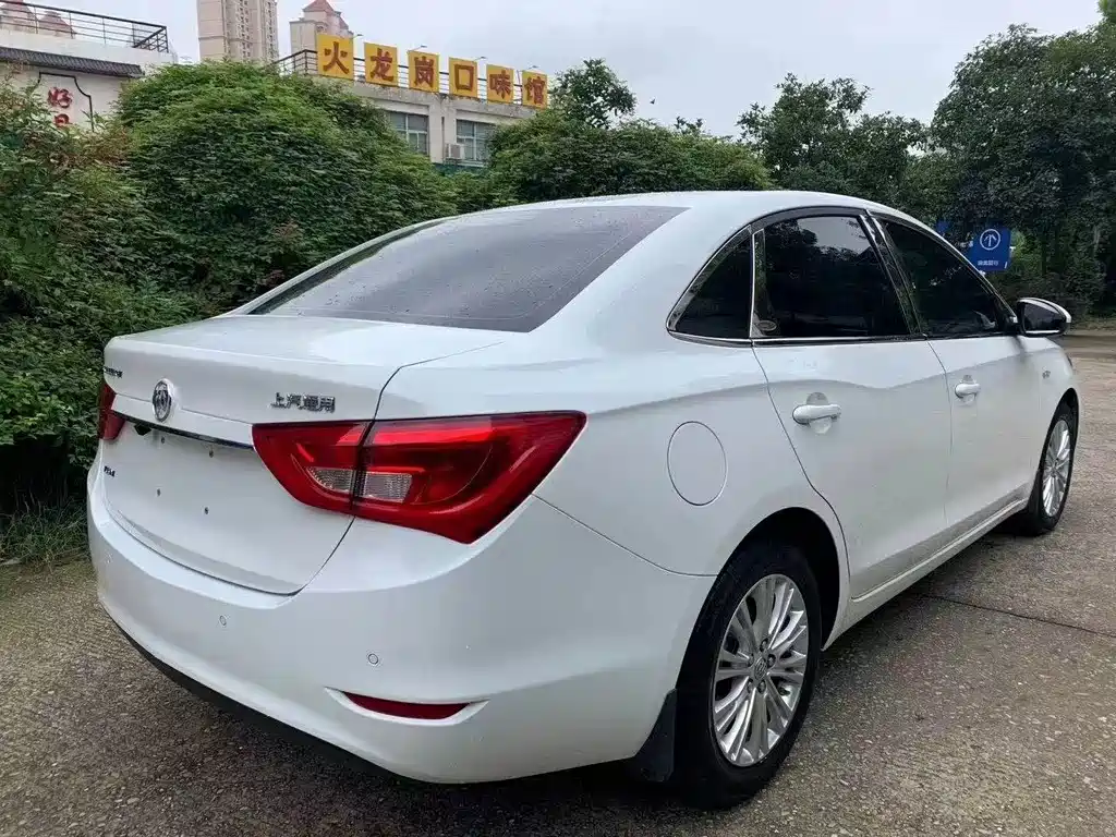 Buick Excelle 2015 — фото 15