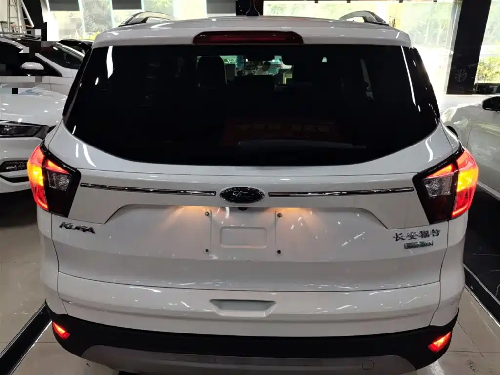 Ford Kuga 2018 — фото 6