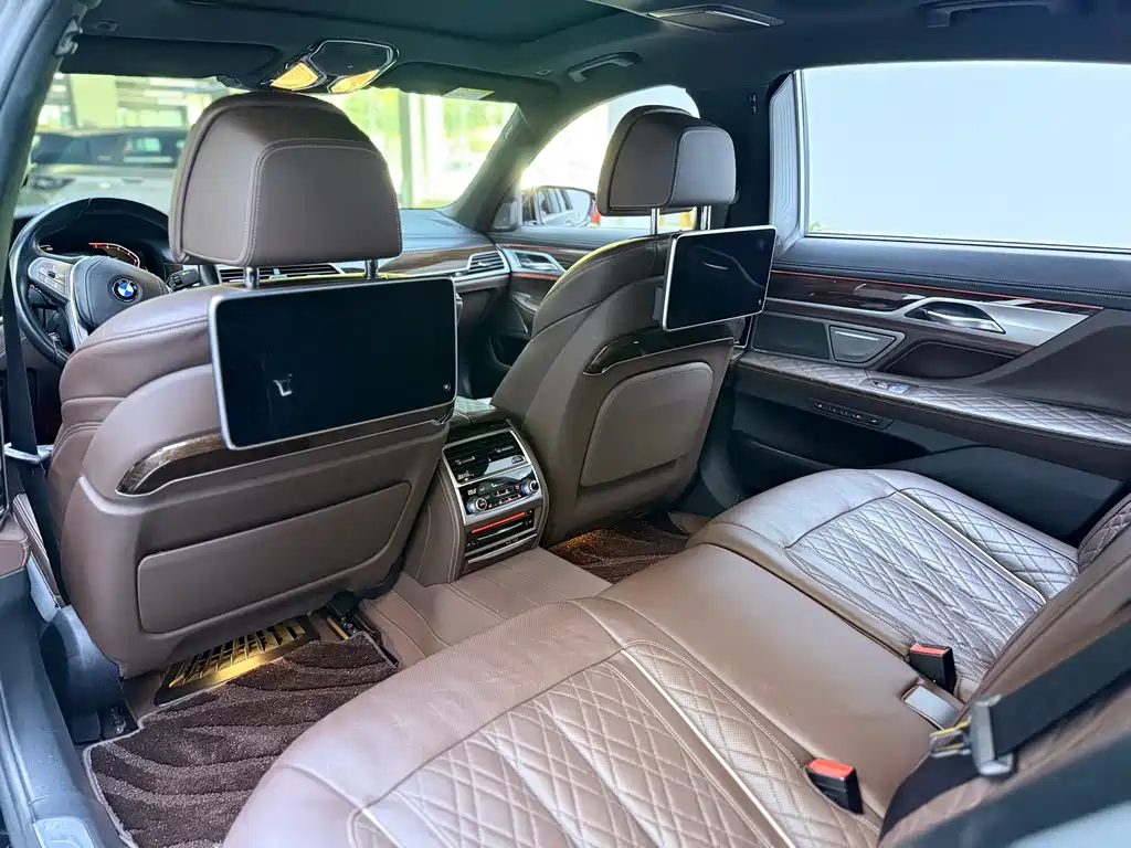 BMW 7 Series 2021 — фото 15