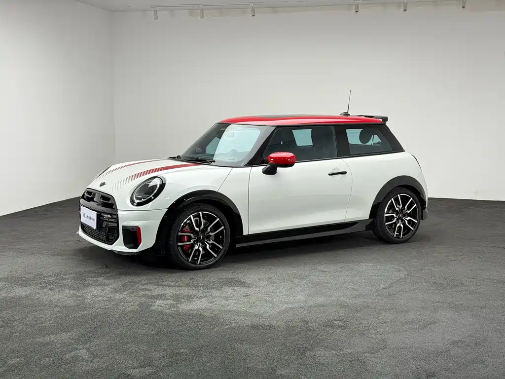 MINI JCW 2025 — фото 3