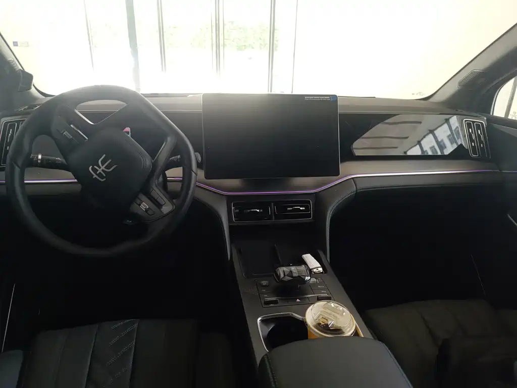BYD Song L DM-i 2025 — фото 7