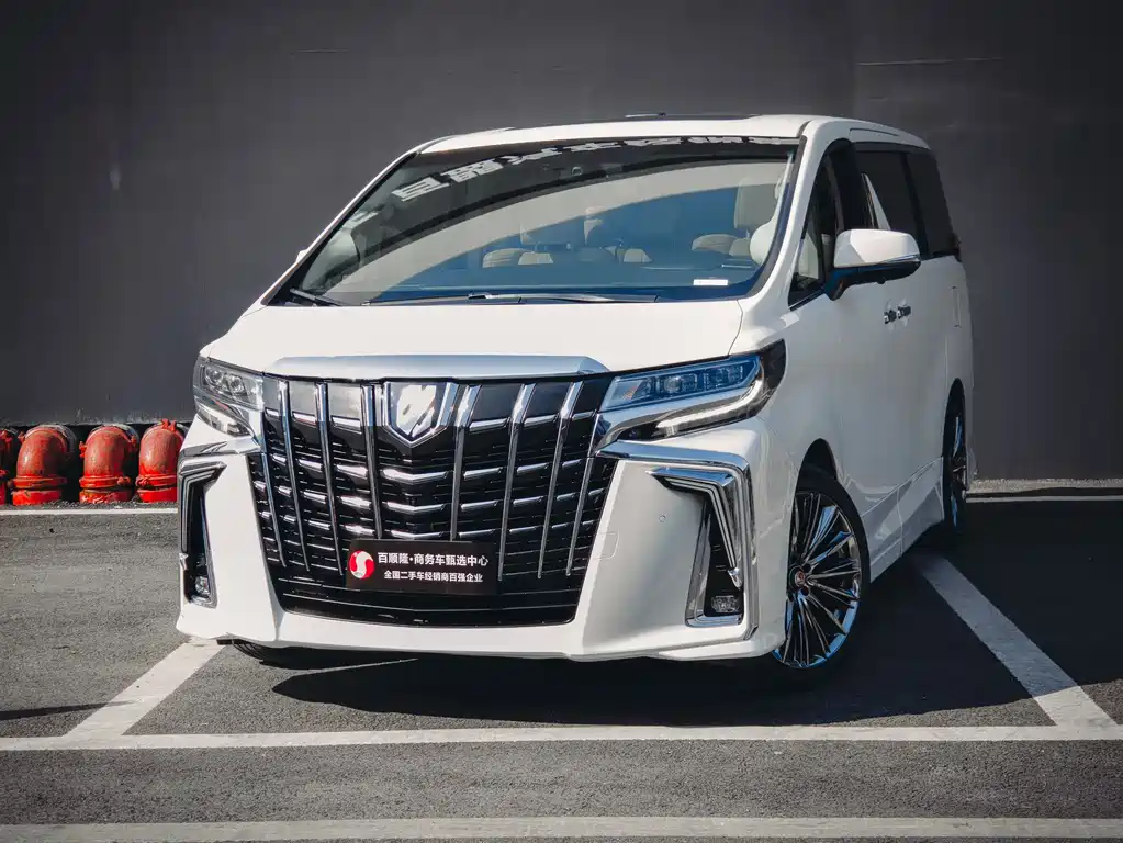 Toyota Alphard 2018 — фото 1