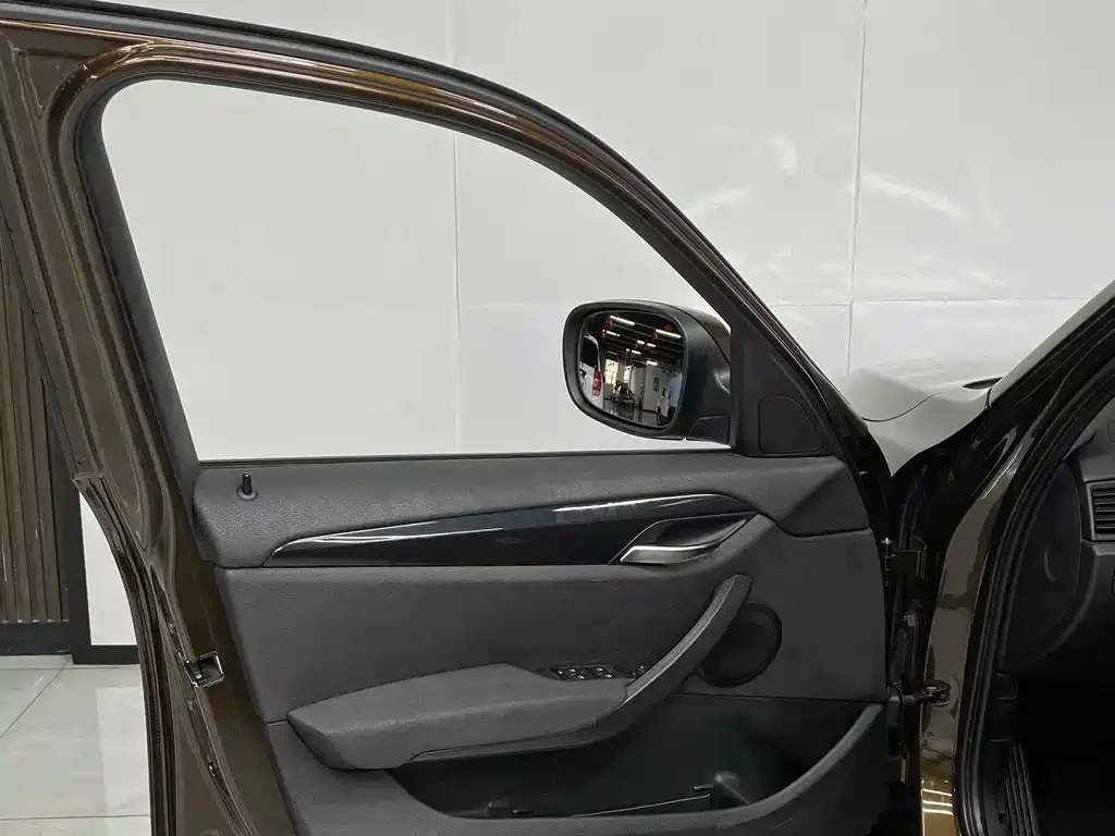 BMW X1 2012 — фото 13