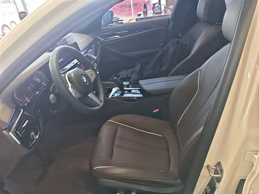 BMW 5 Series 2023 — фото 15
