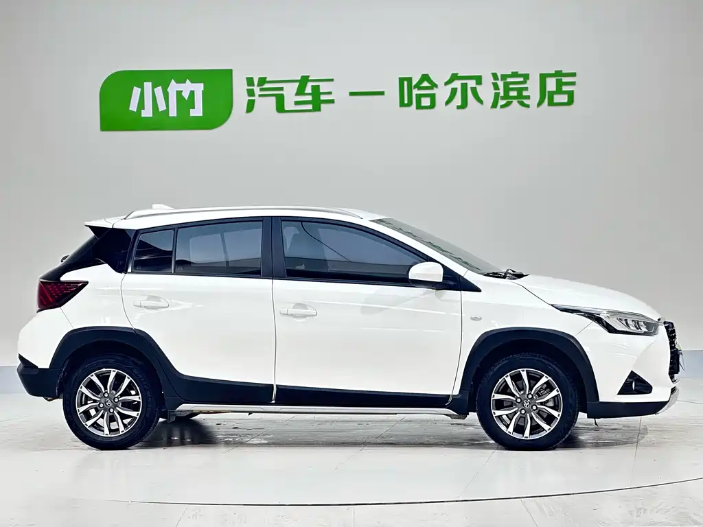 Toyota Yaris L 2022