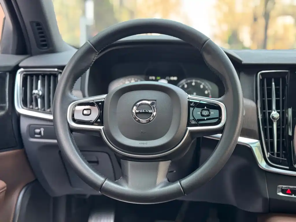 Volvo V90 2021 — фото 15