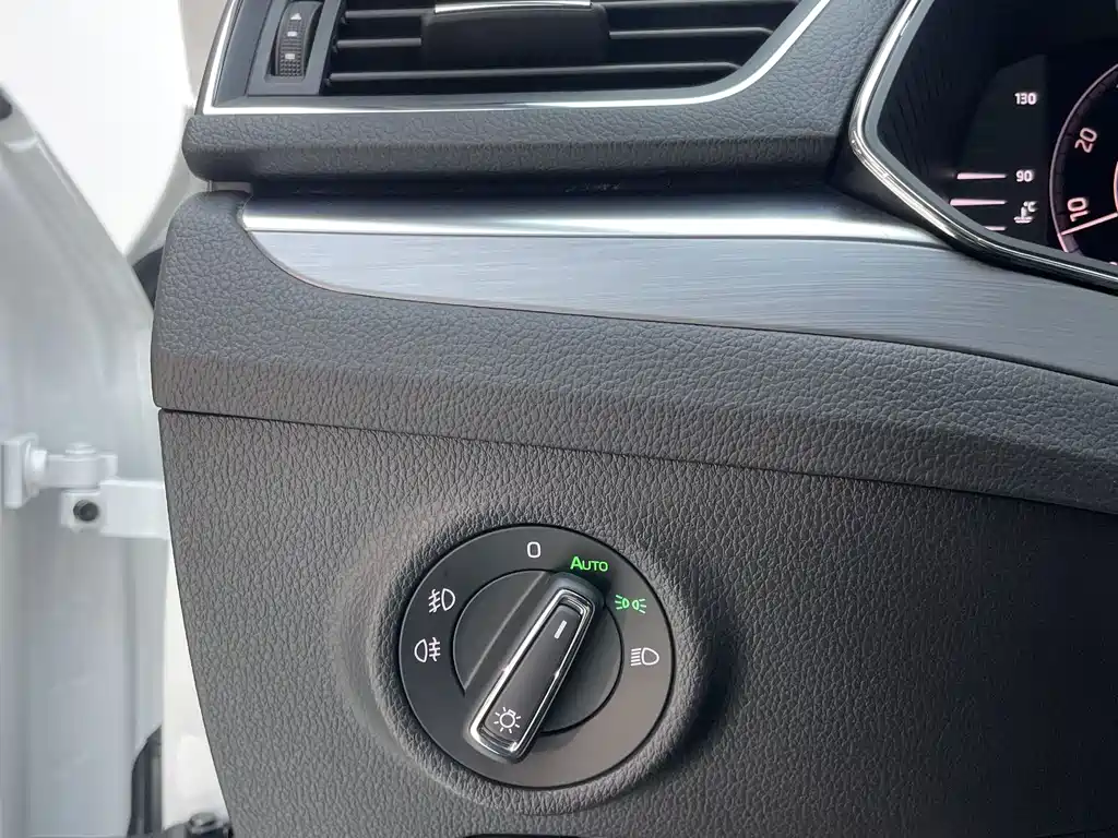 Skoda Speedy 2023 — фото 12