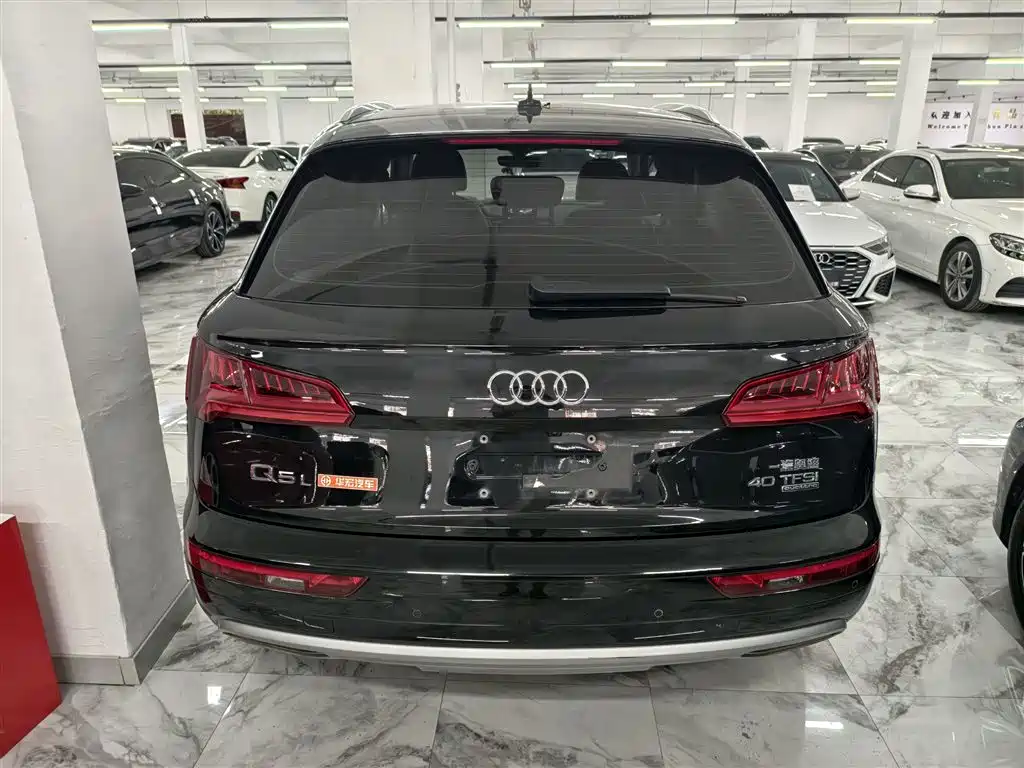 Audi Q5L 2020 — фото 6