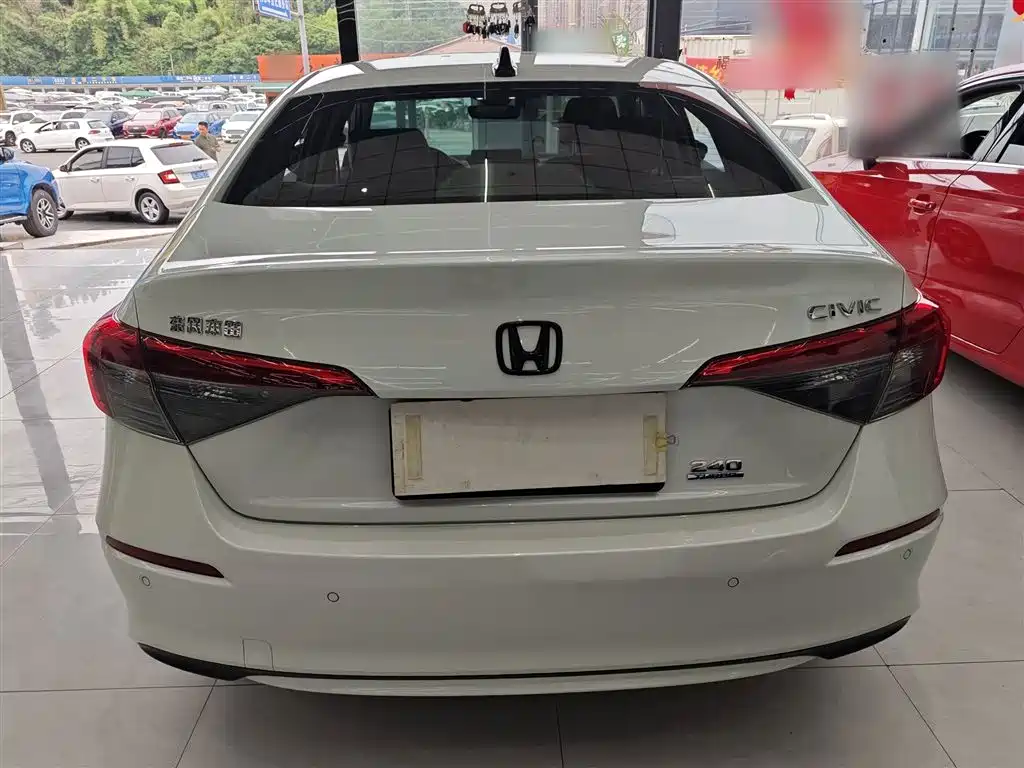 Honda Civic 2024 — фото 10