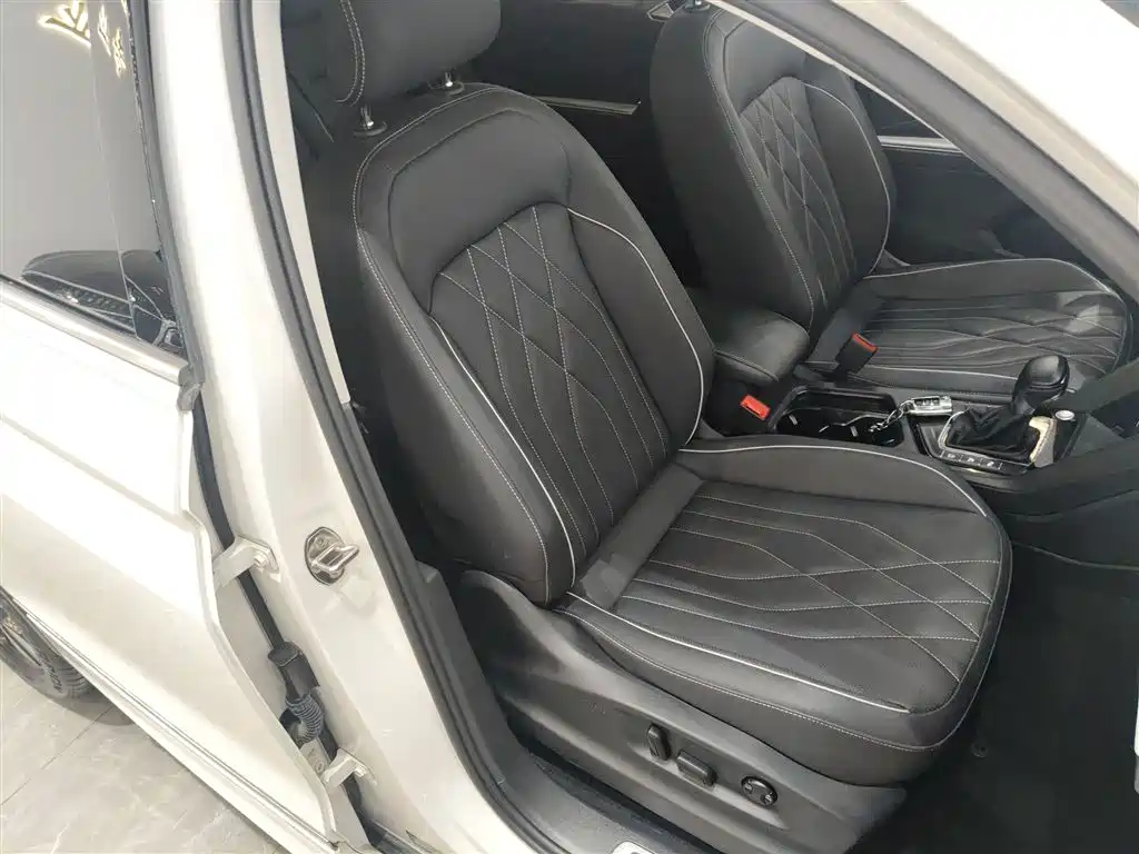 Volkswagen Tiguan L 2022 — фото 25