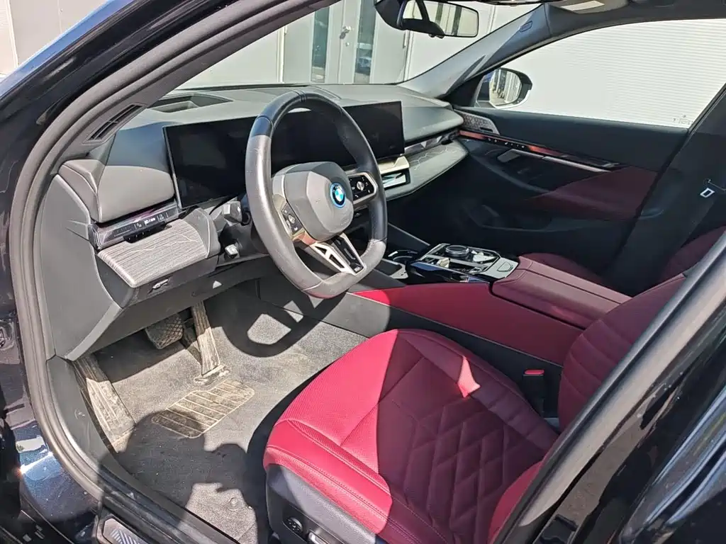 BMW i5 2025 — фото 6