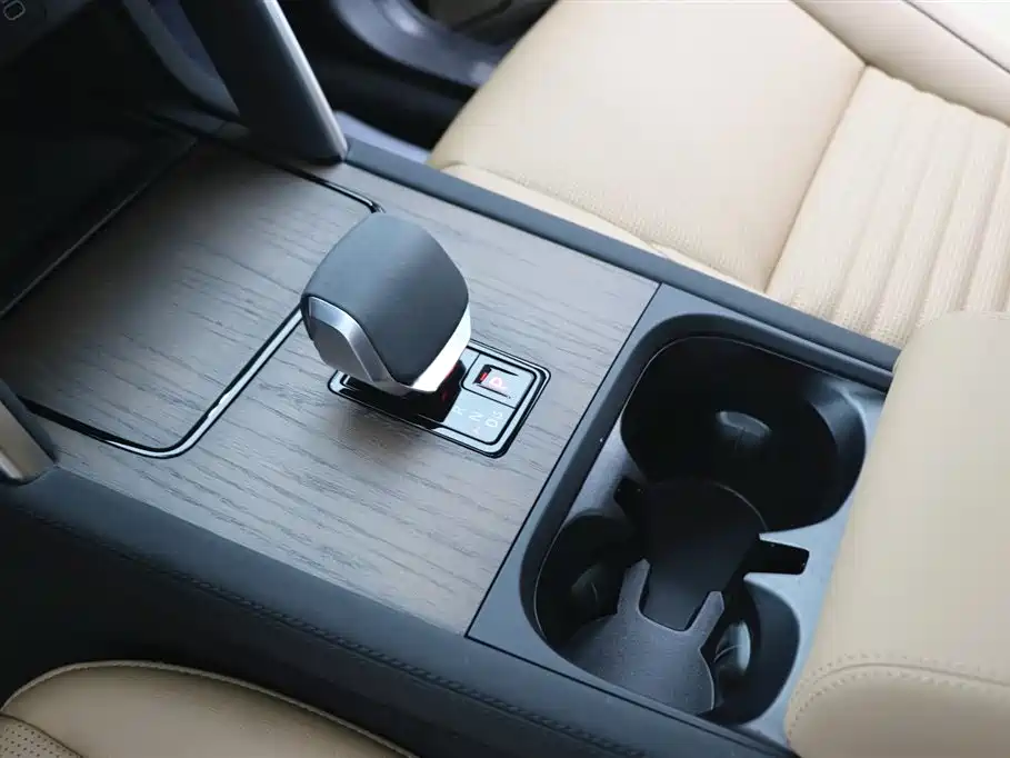 Land Rover Discovery Sport 2024 — фото 14