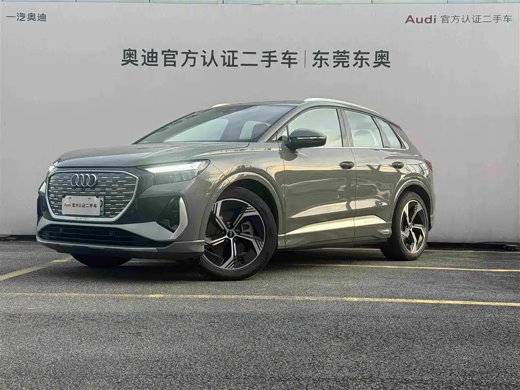 Audi Q4 E-Tron 2025 — фото 1