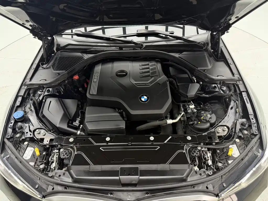 BMW 3 Series 2023 — фото 17