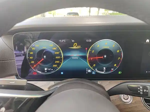 Mercedes-Benz E-Class 2022