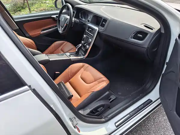 Volvo V60 2015