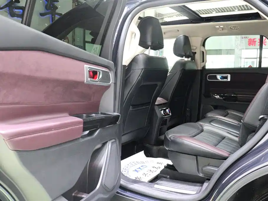 Ford Explorer 2023 — фото 10