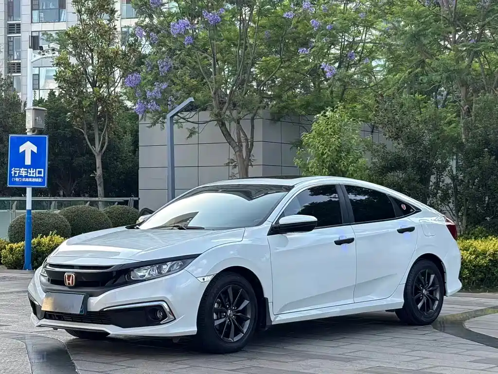 Honda Civic 2021 — фото 1
