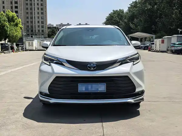 Toyota Sienna 2024