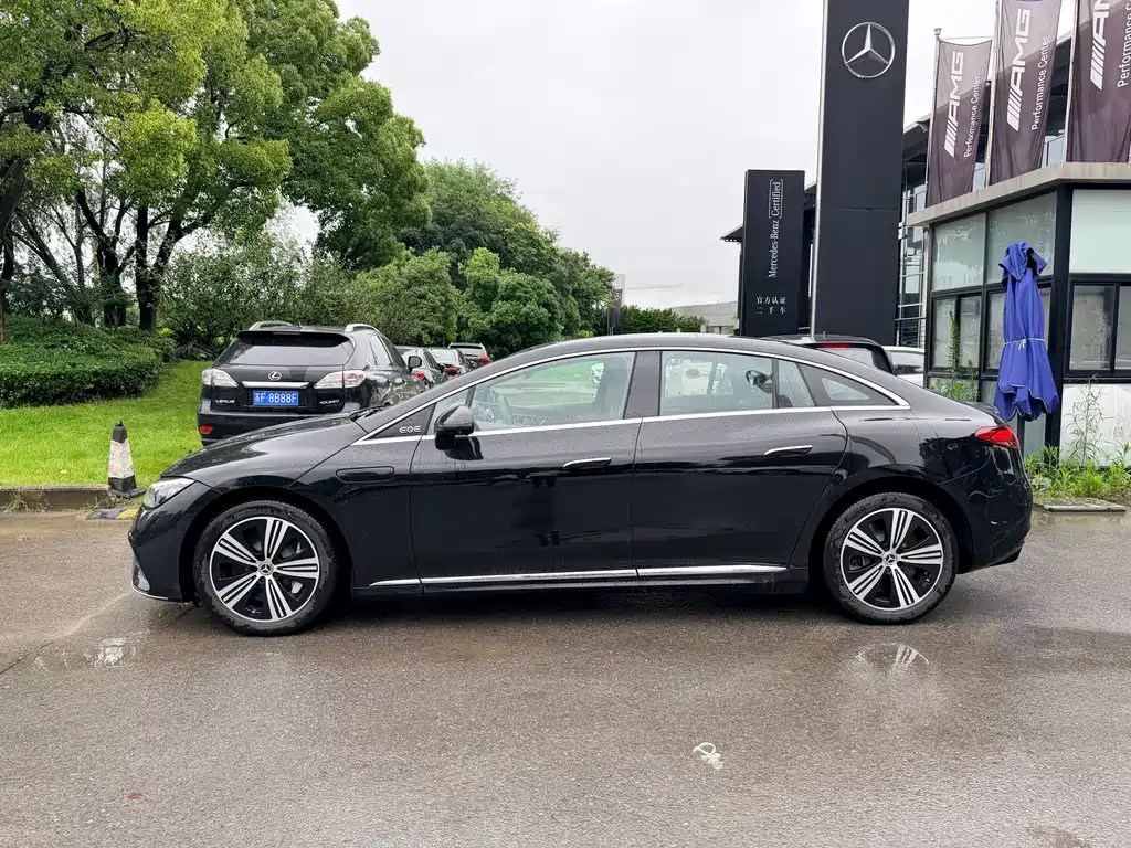 Mercedes-Benz EQE 2025