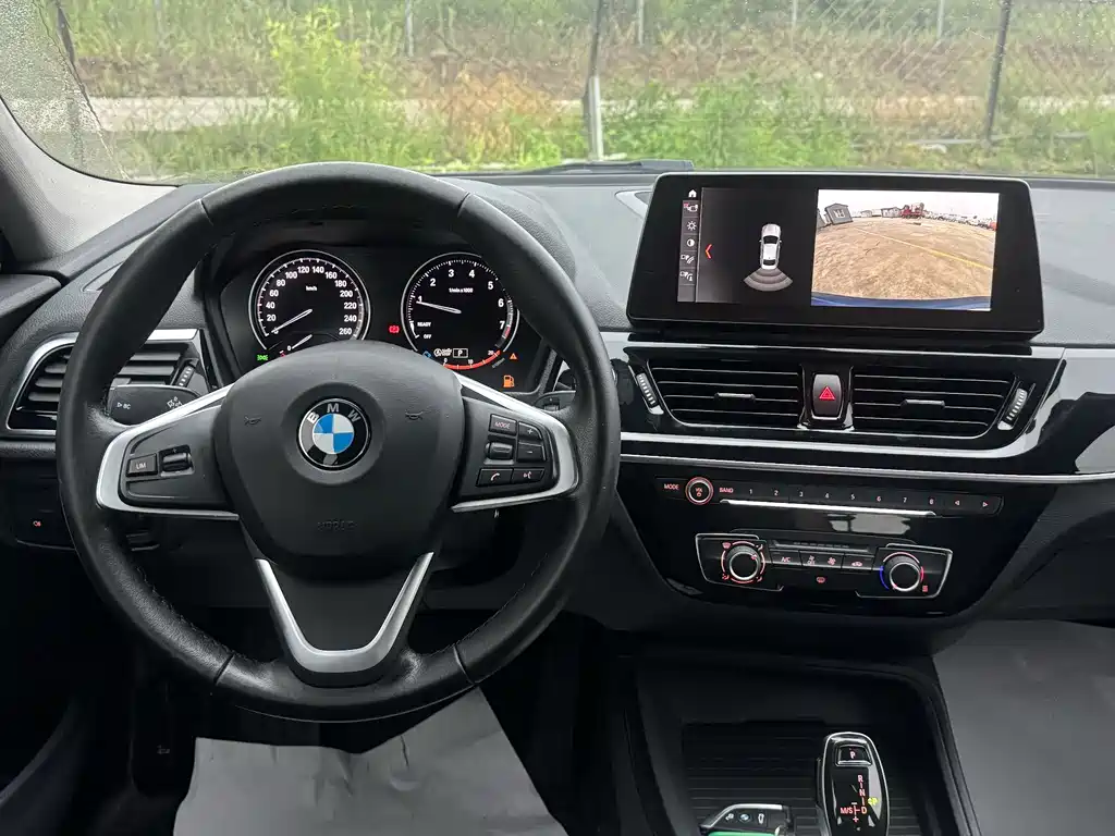 BMW 1 Series 2021 — фото 10