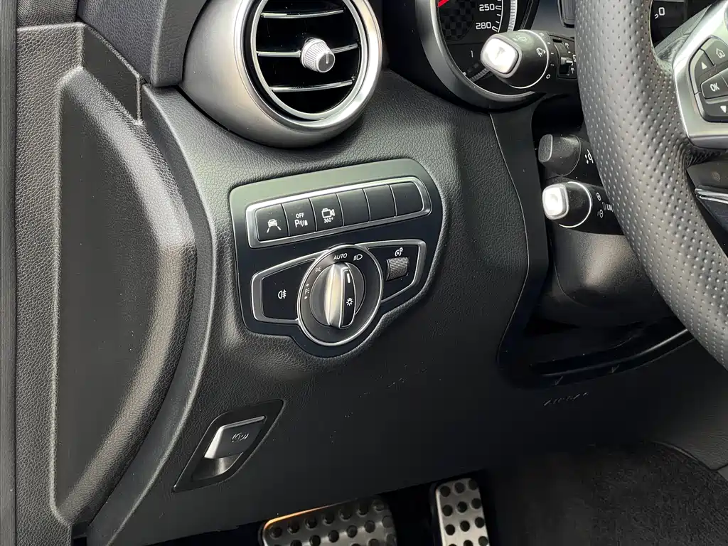 Mercedes-Benz GLC AMG 2018 — фото 21