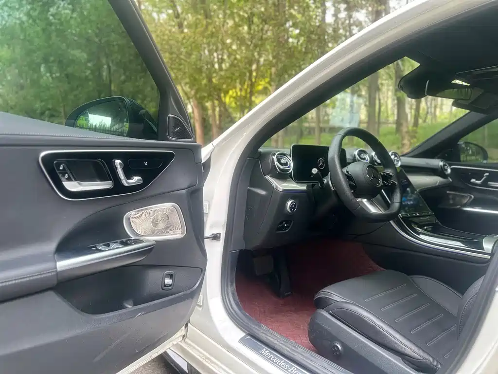 Mercedes-Benz C-Class 2023