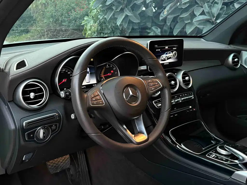 Mercedes-Benz GLC 2019 — фото 19