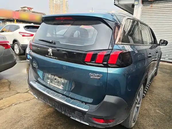 Peugeot 5008 2017