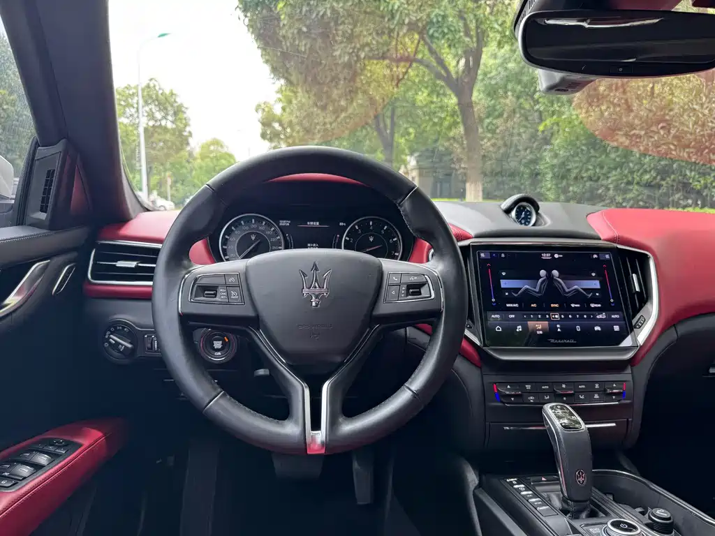 Maserati Ghibli 2021 — фото 14