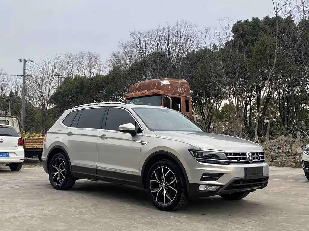 Volkswagen Tiguan L 2017 — фото 3
