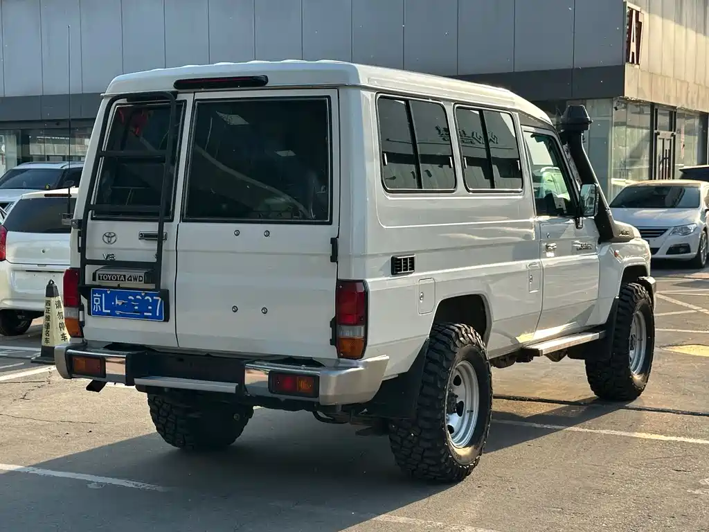 Toyota Land Cruiser 2024 — фото 10