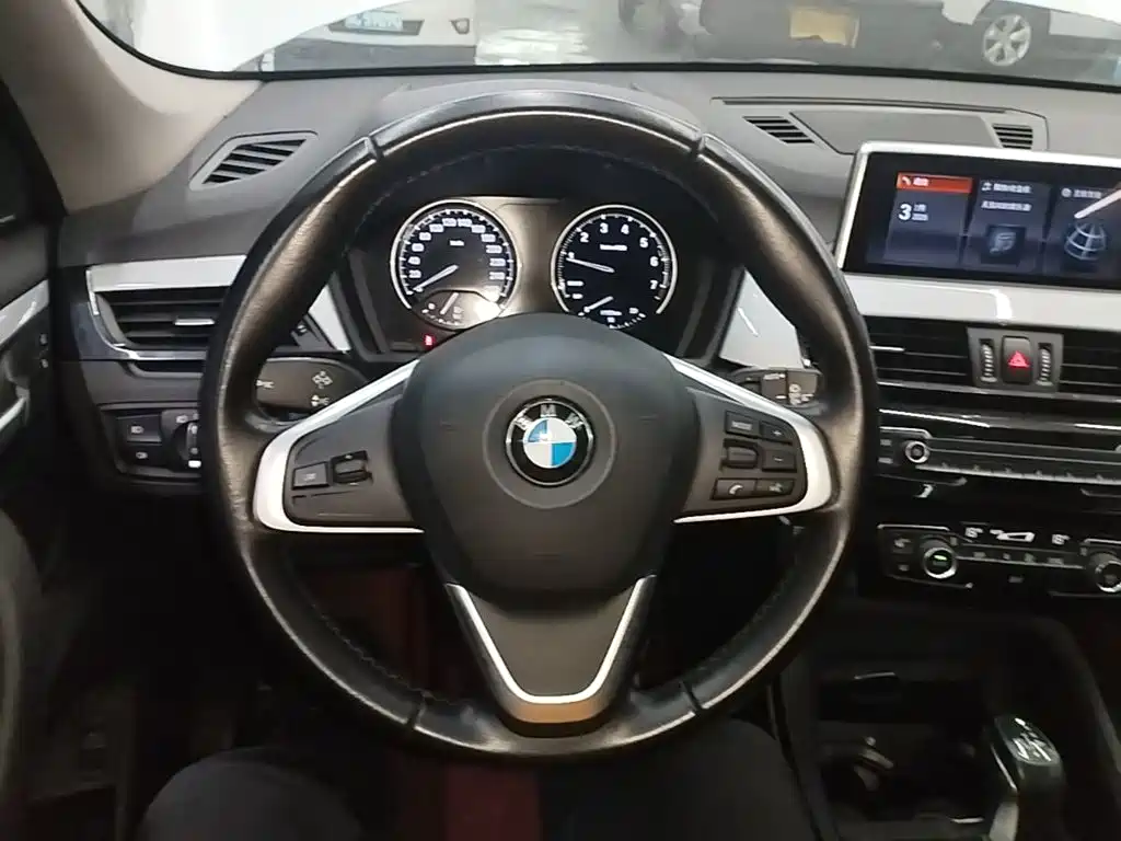 BMW X1 2018 — фото 11