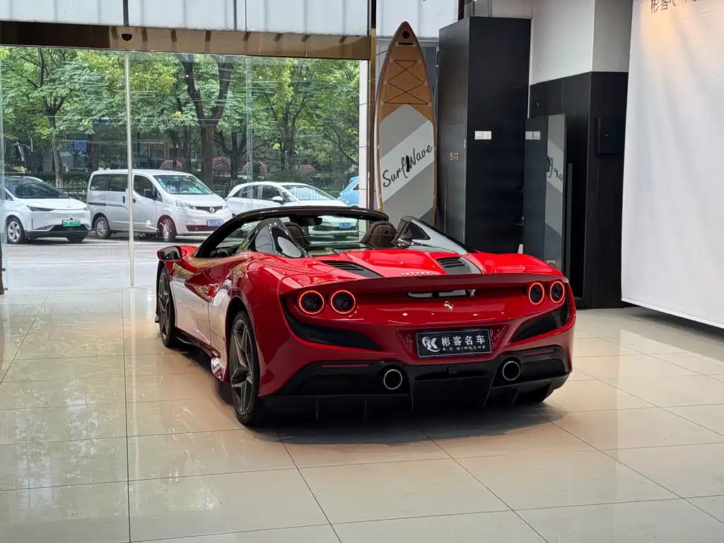 Ferrari F8 2022 — фото 8