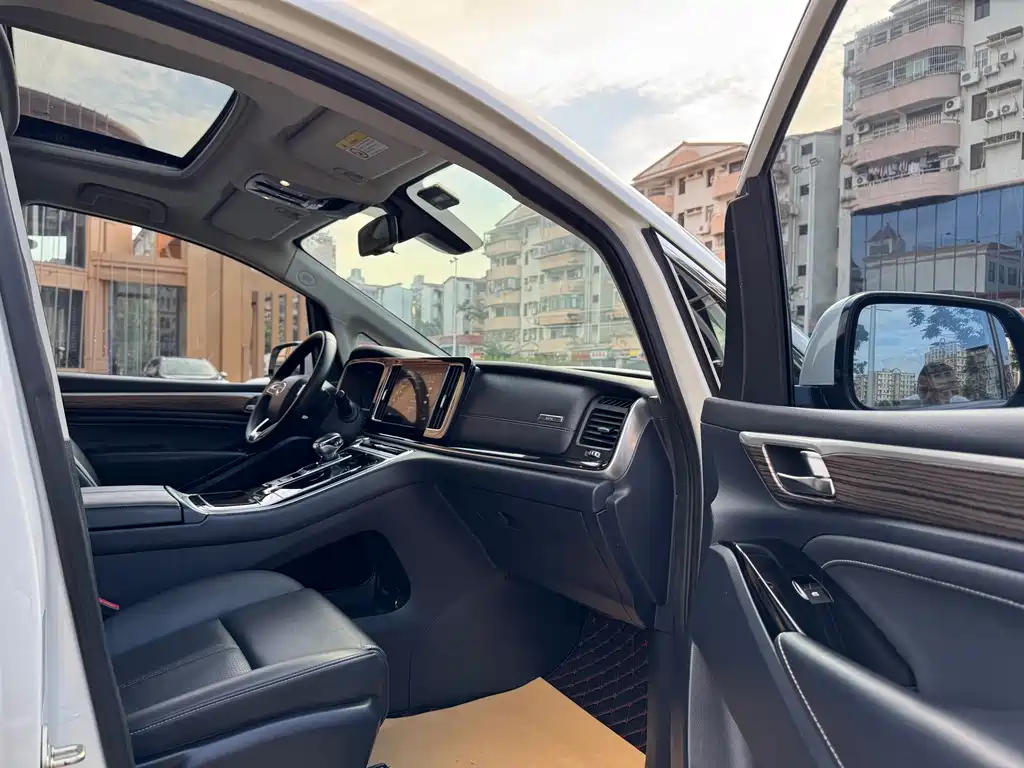 GAC Motor Trumpchi M8 2022 — фото 12