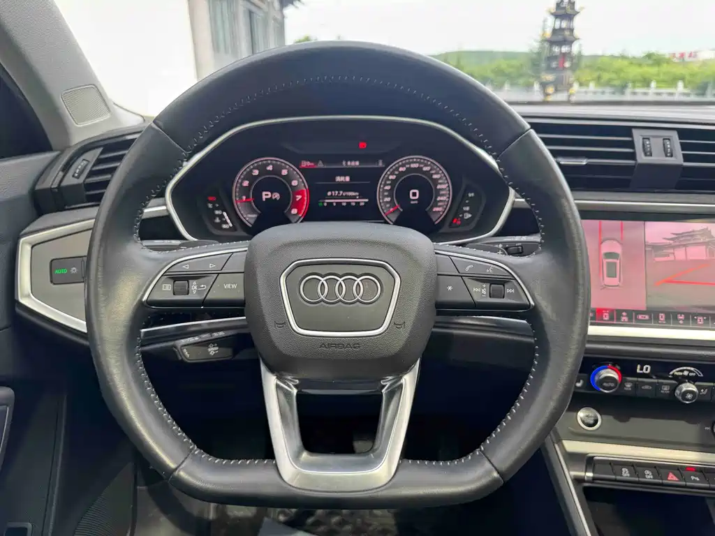 Audi Q3 2021 — фото 15