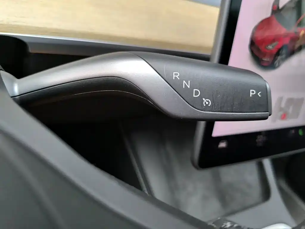 Tesla Model Y 2021 — фото 15