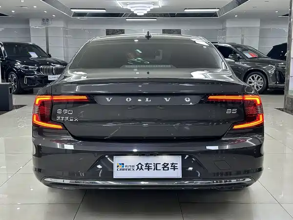 Volvo S90 2023