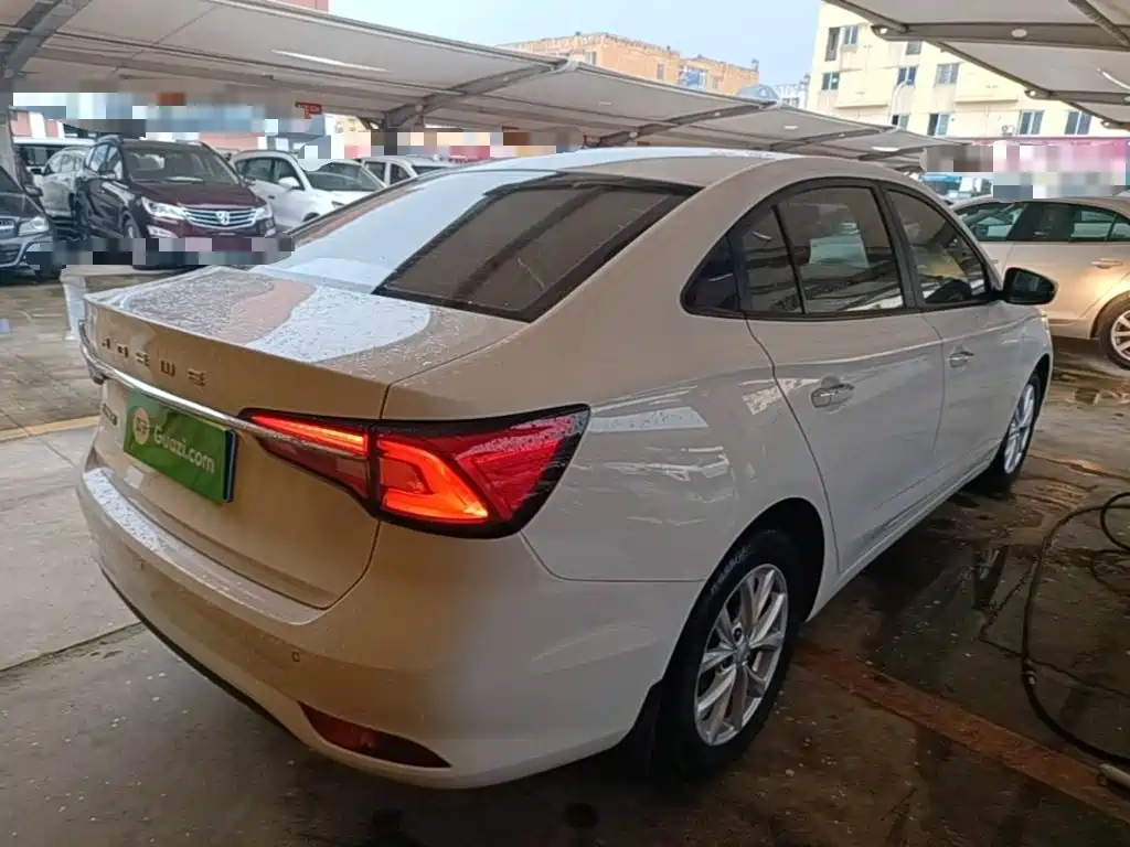 Roewe i5 2019