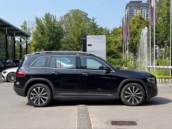 Mercedes-Benz GLB 2025