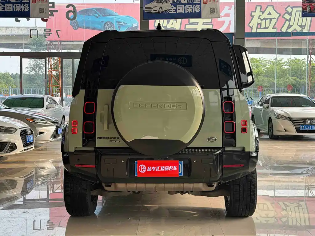 Land Rover Defender 2020 — фото 10