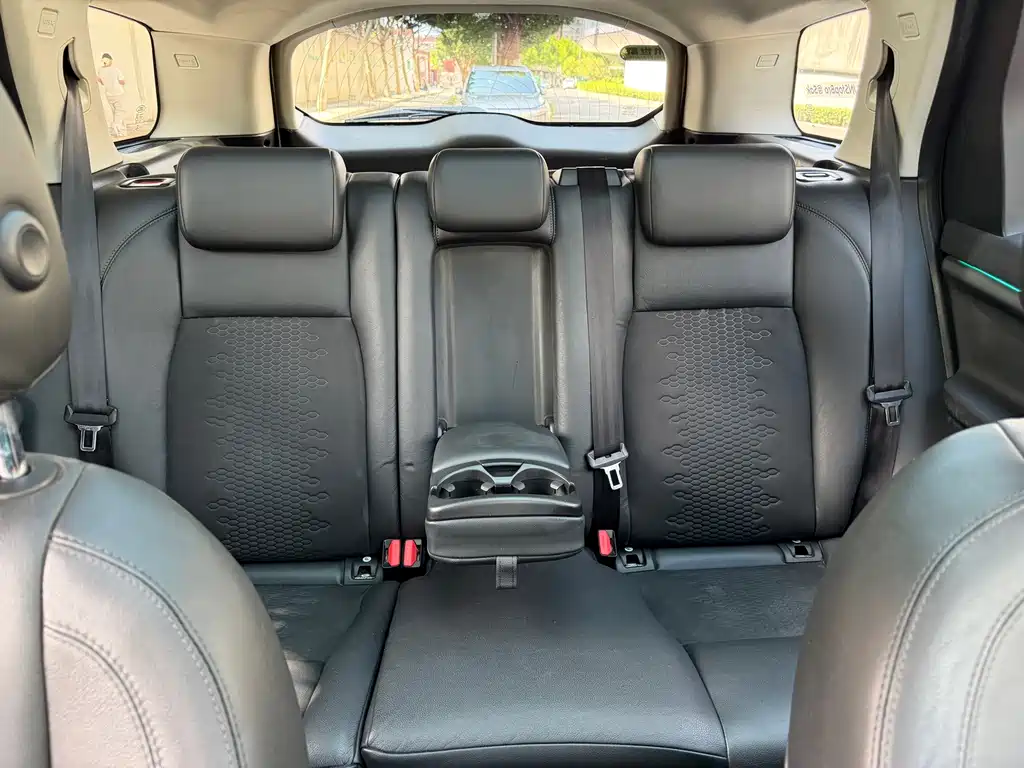 Land Rover Discovery Sport 2017 — фото 13