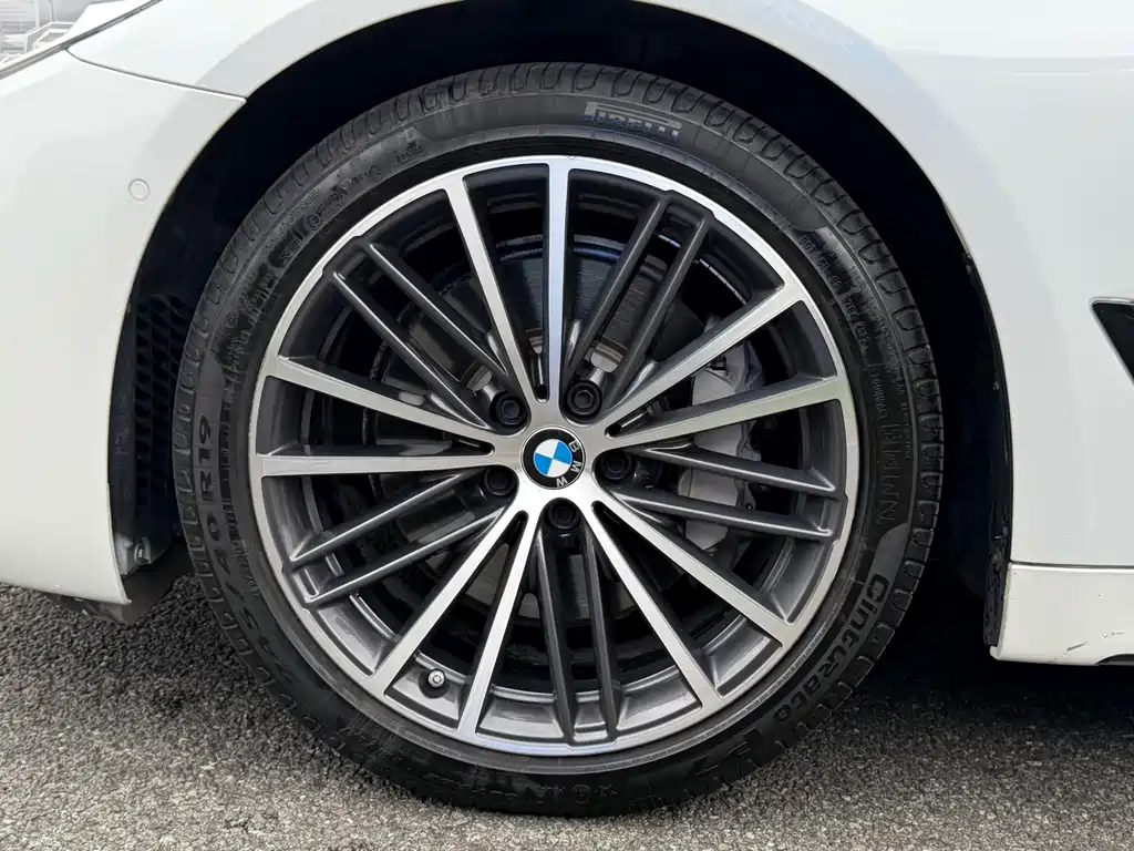 BMW 5 Series 2020 — фото 20