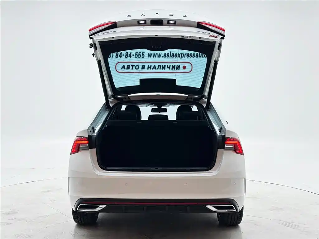 Skoda Octavia 2024 — фото 8