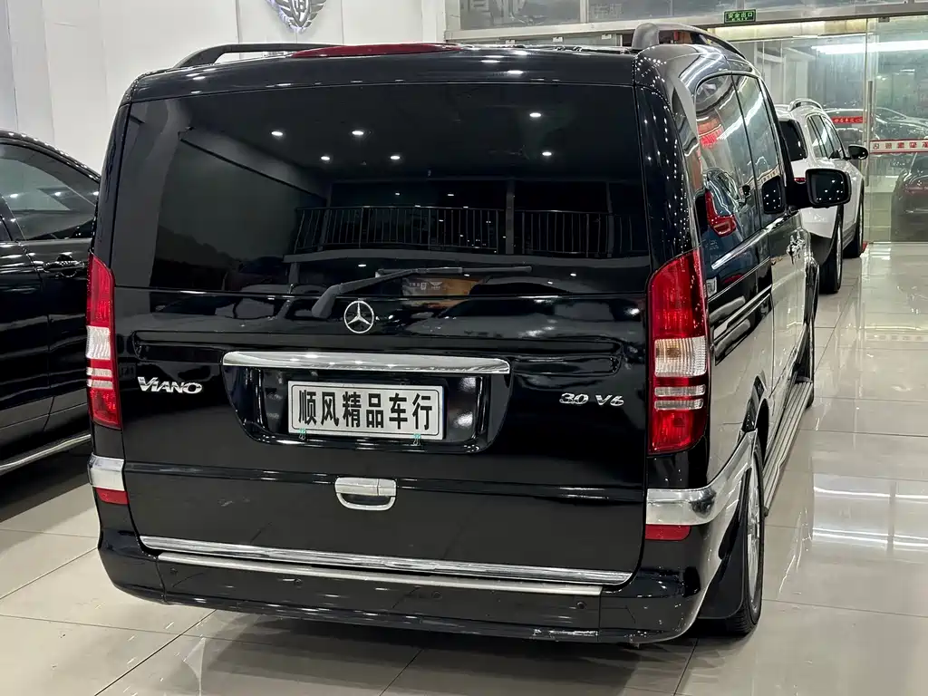 Mercedes-Benz Viano 2015 — фото 30