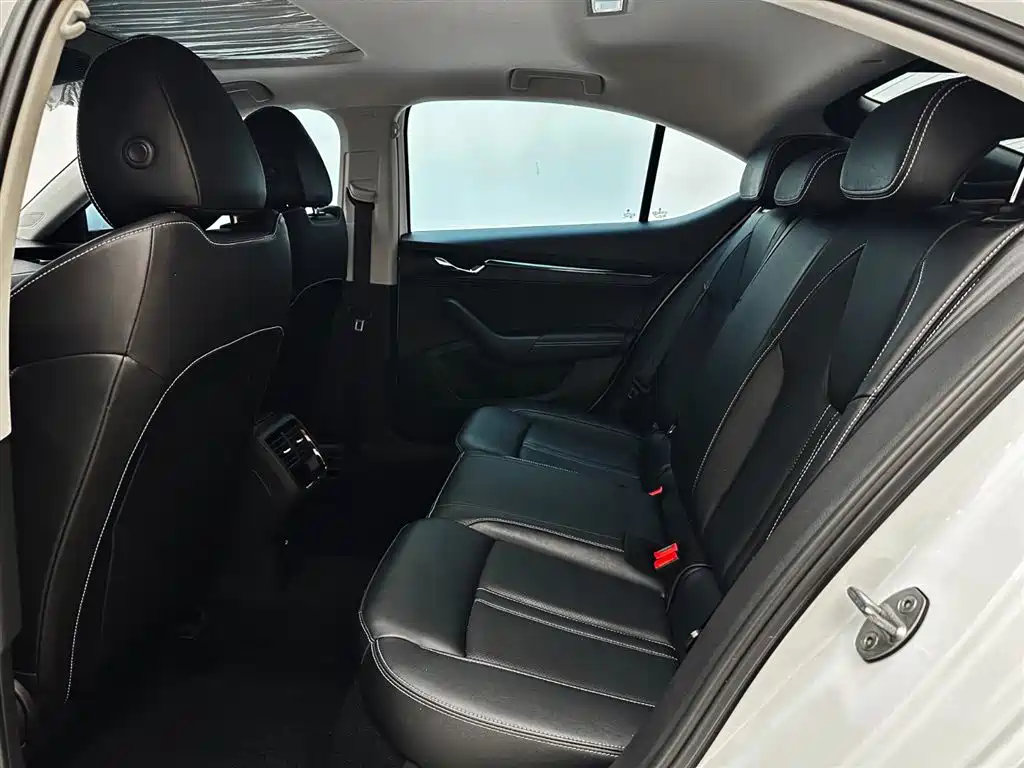 Skoda Octavia 2024 — фото 15