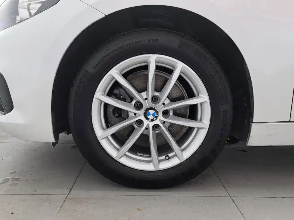 BMW 1 Series 2017 — фото 17